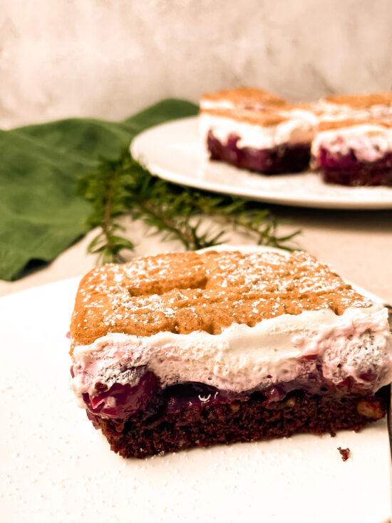 Spekulatius Kuchen mit Kirschen Spekulatius Kuchen mit Kirschen