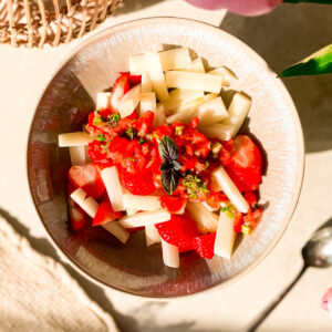 Spargelsalat mit Erdbeeren